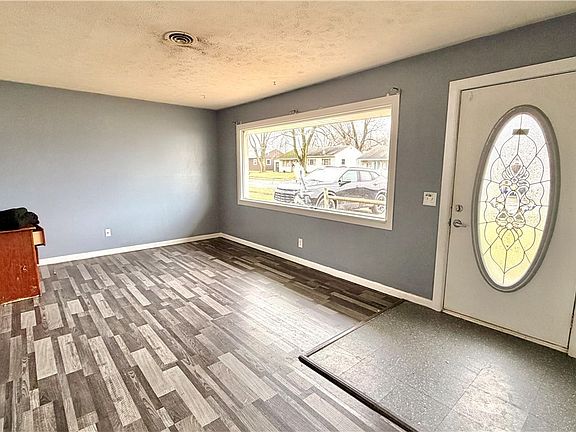 4th image of 2215 Willowrow Ave NE