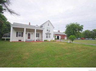 1582 Overhead Rd, Derby, NY 14047