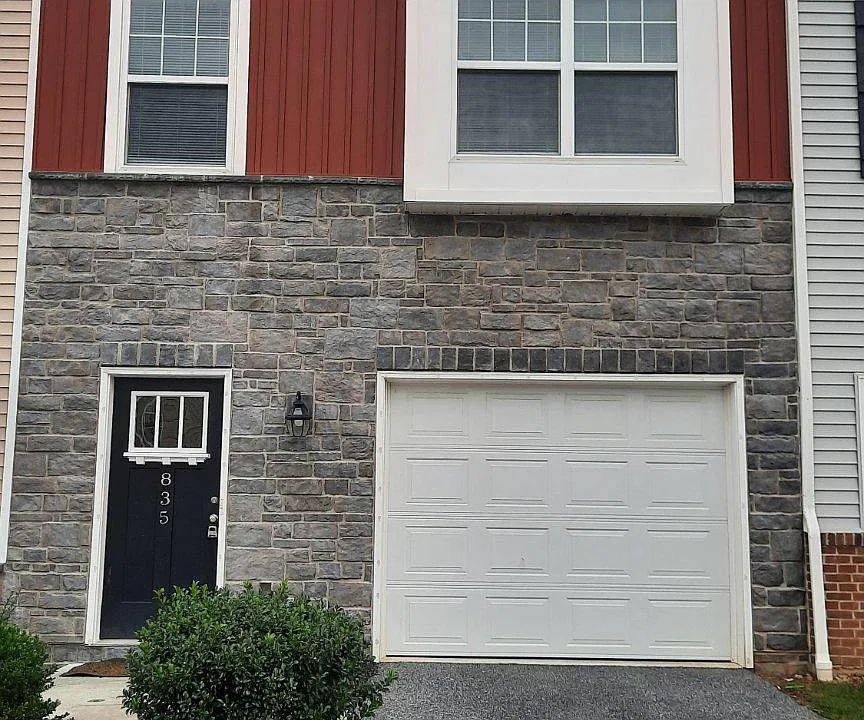 835 Schooner Ln