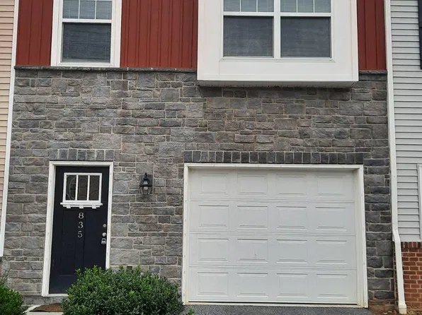 835 Schooner Ln, Mechanicsburg, PA 17050