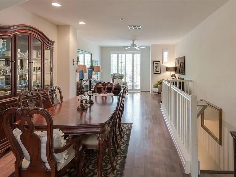 1383 Cattail Ct — Photo 2