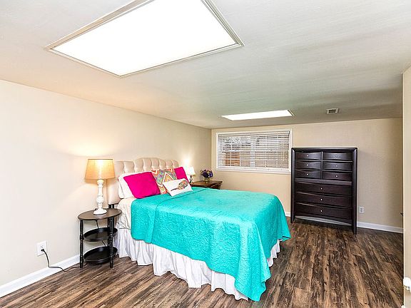 3rd image of 2229 Garland Dr