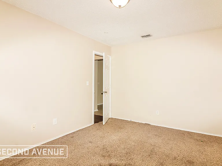 1017 La Mirada — Photo 12