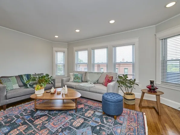 46 Forest Hills St Floor 3, Boston, MA 02130