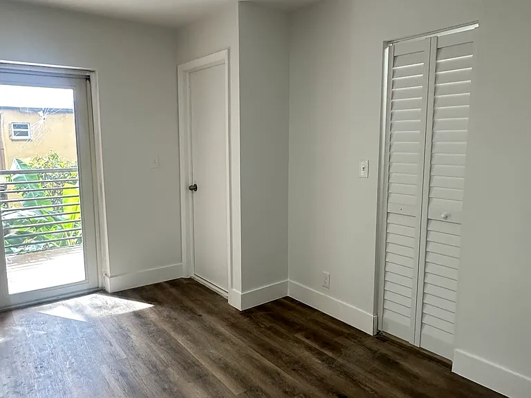 Master bedroom/walking closet