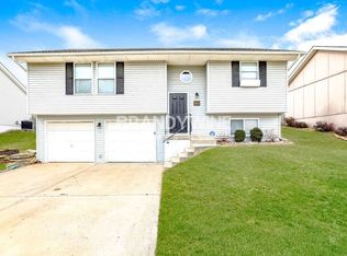 10632 N Booth Ave, Kansas City, MO 64157