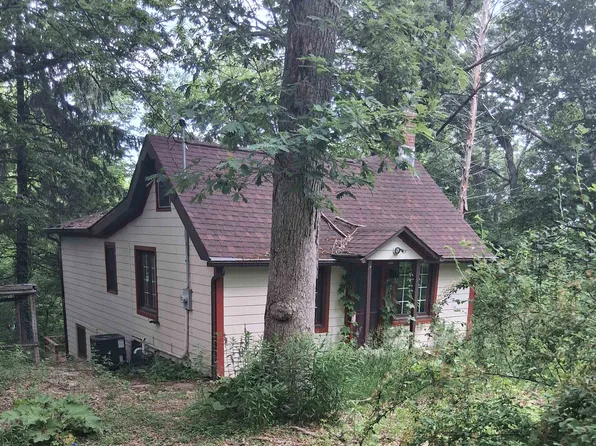 W8846 Hickory Rd, Delavan, WI 53115