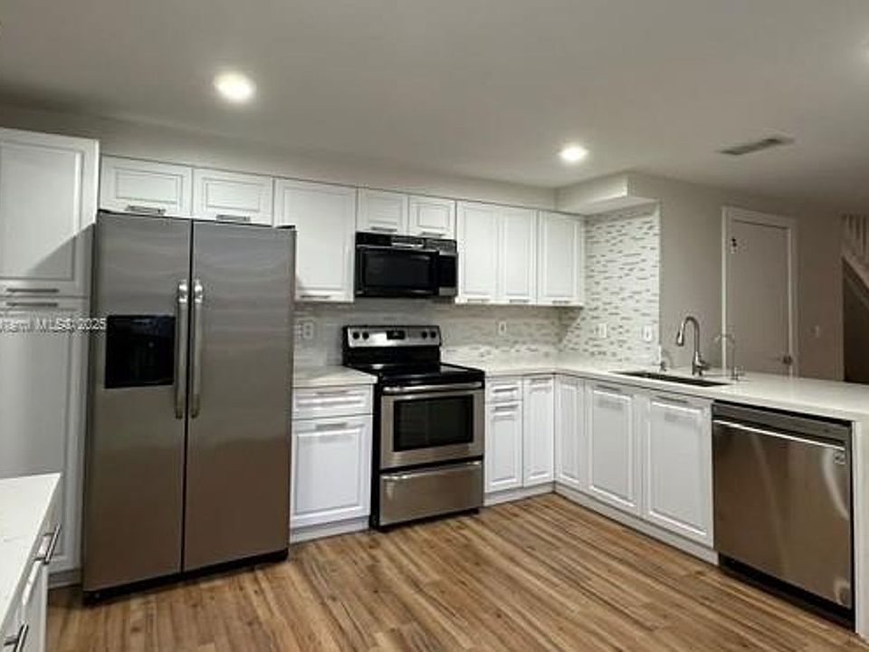 1st image of 1406 Barcelona Way Unit 1406