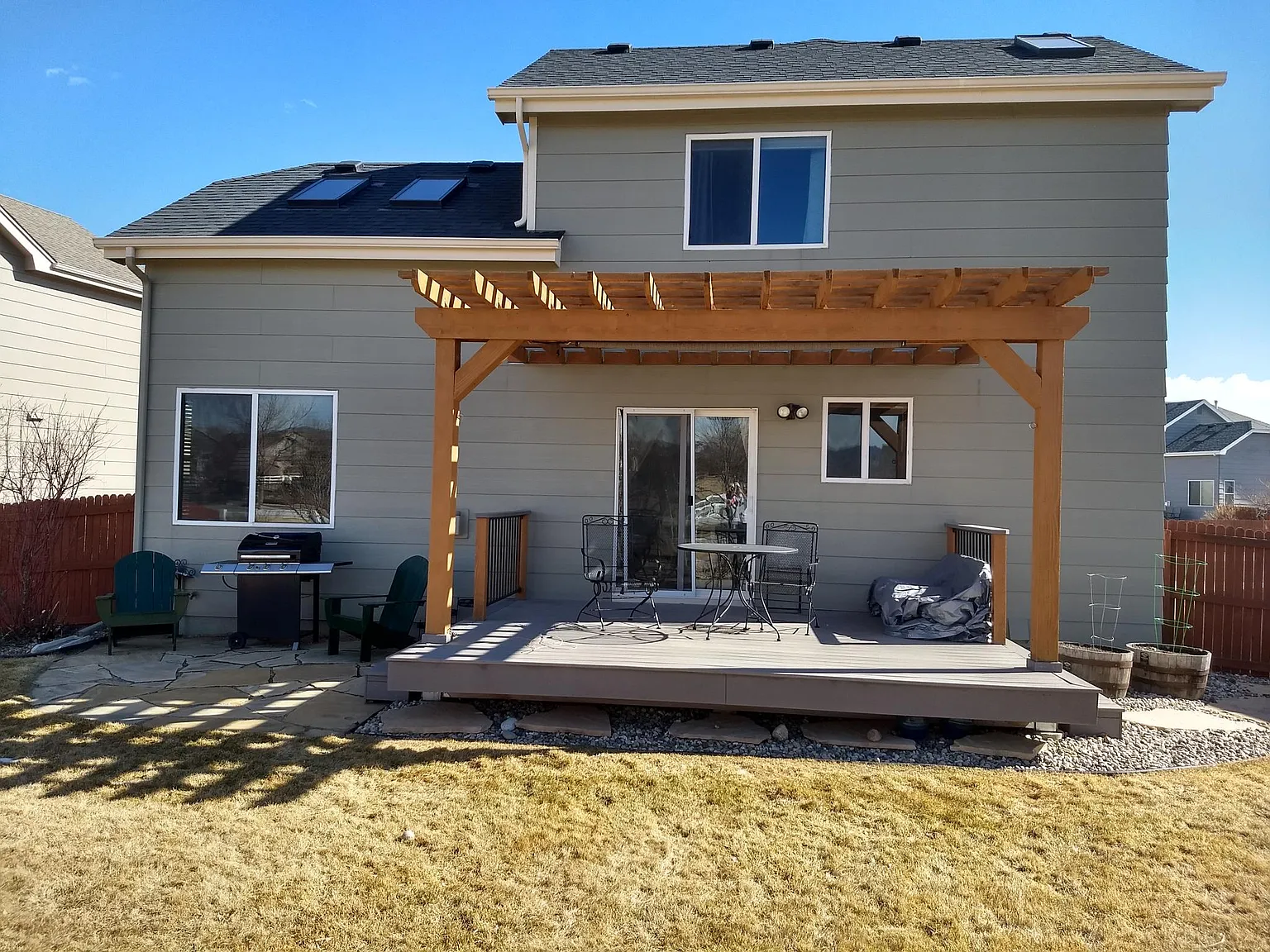 3 bed, 2.5 bath, 2200 sqft, $2,650 — Photo 2