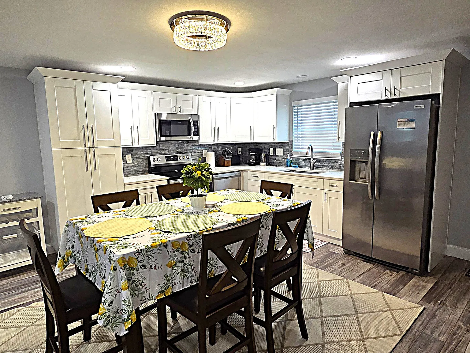 3 bed, 1860 sqft, $3,750 — Photo 2