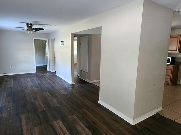 5th image of 53 Eglin St