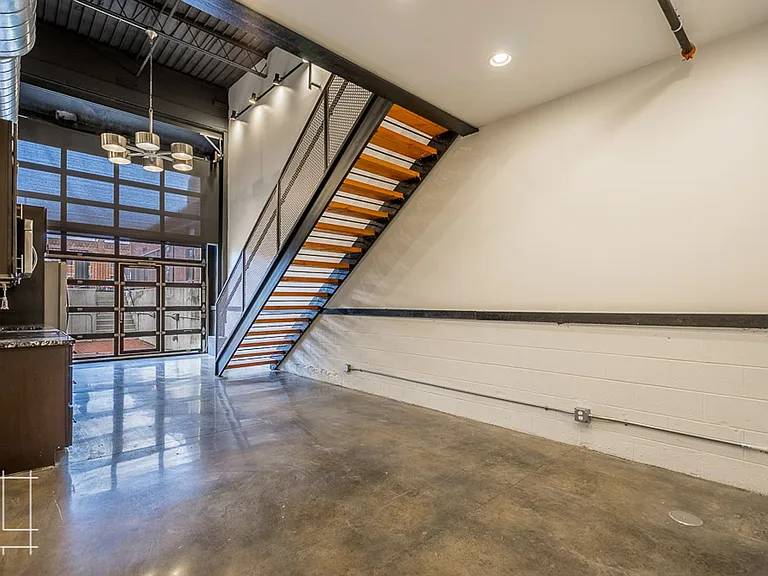 Wonder Bread Lofts — Photo 8