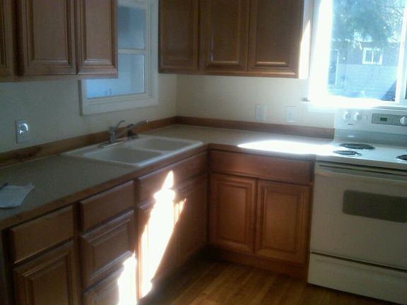 3rd image of 32524 3rd Ave