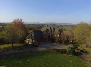 410 Crossingham Rd, Mount Airy, NC 27030