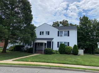 24 Oldfield Pl, Red Bank, NJ 07701
