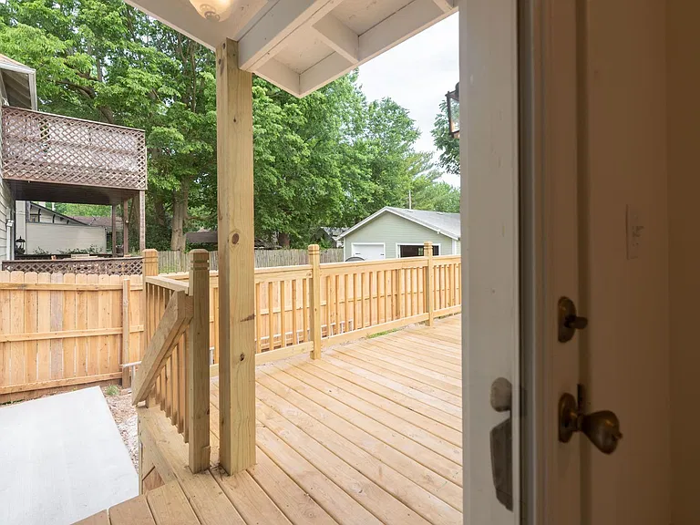 528 E Normal St — Photo 18