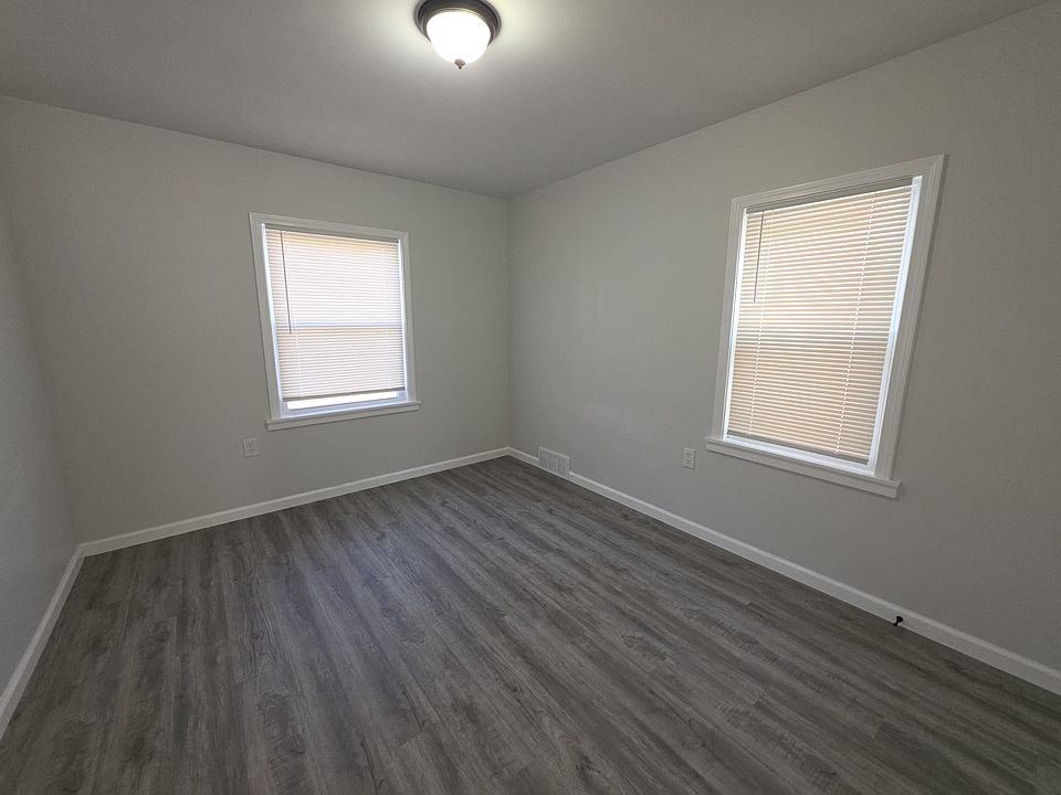 1st image of 2812 Holyoke Dr