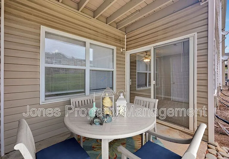 307 Country Club Dr NE — Photo 18
