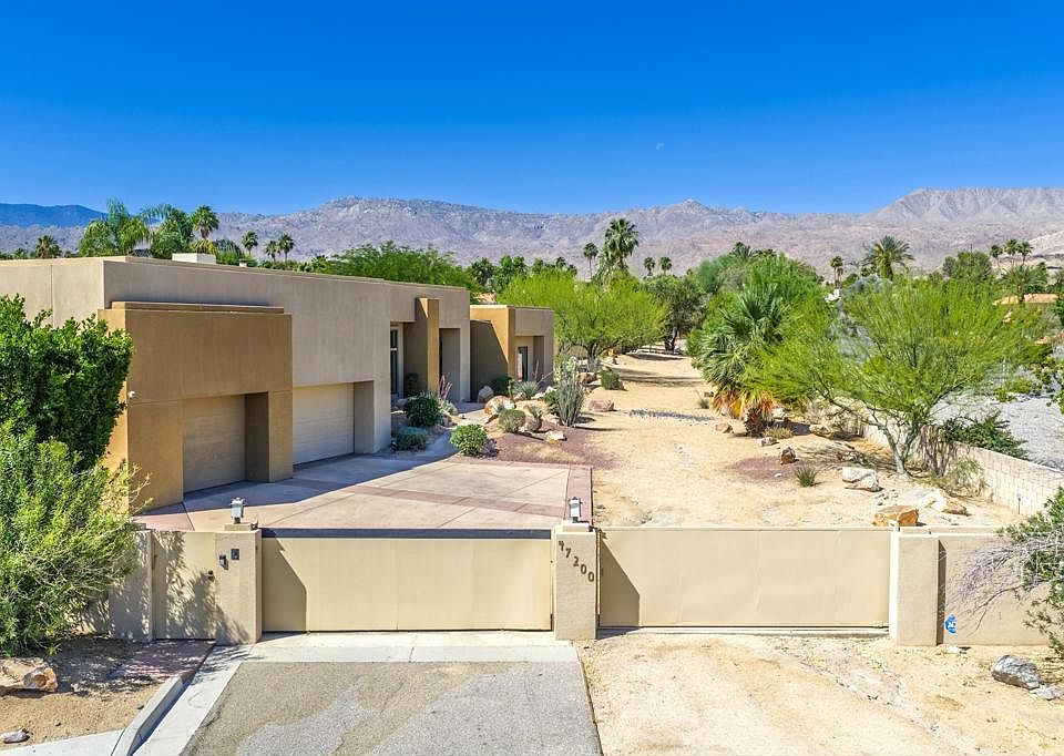 1st image of 47200 Desert Lily Dr