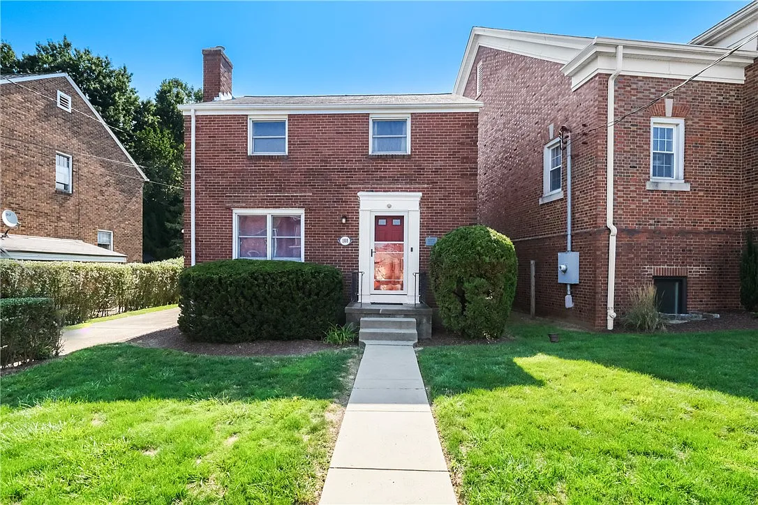 108 Stanton Ct W photo 1
