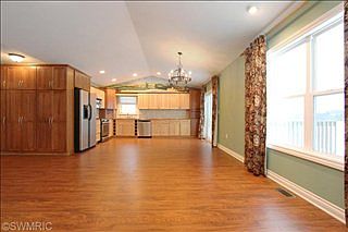 4th image of 5901 Terrace Park Dr NE