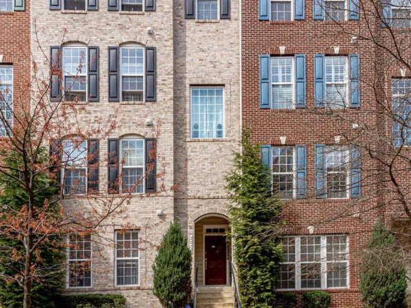 2276 Margraf Cir #380, Woodbridge, VA 22191