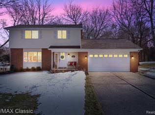 1640 Juno Dr, Highland, MI 48356