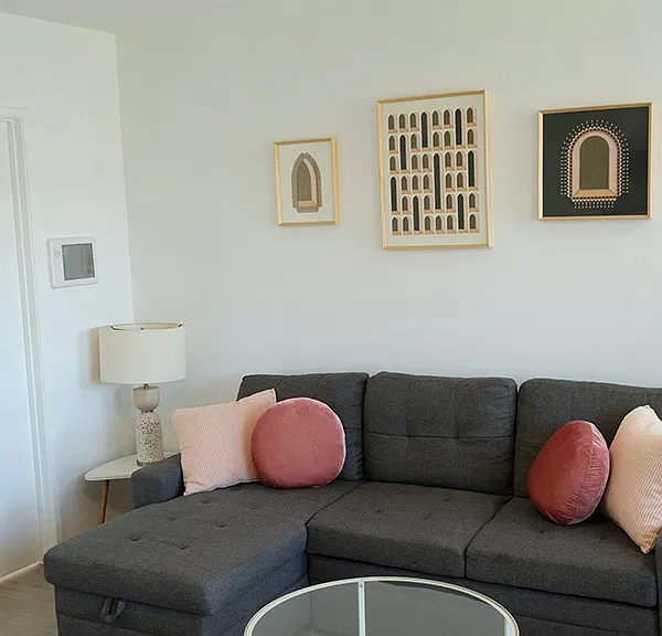 1/1 Living room
