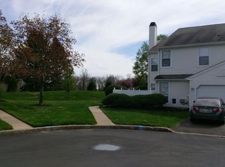 69 Banbury Ct, Holland, PA 18966