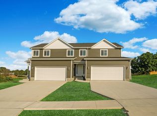 3365 Lincolnshire Rd, Waterloo, IA 50701