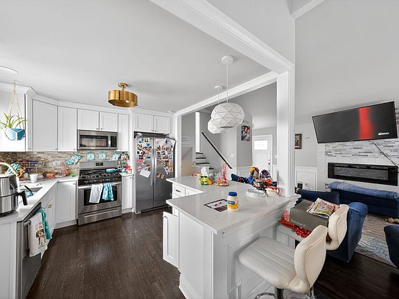 4th image of 16559 Ashland Ave