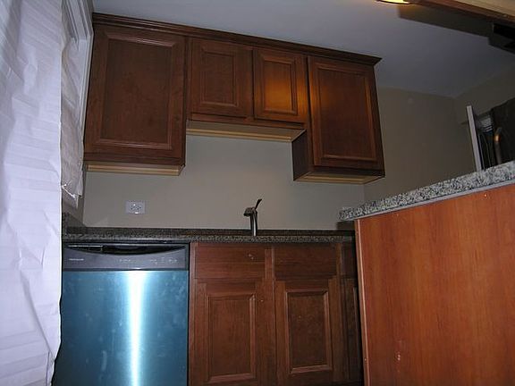 3rd image of 1427 Willow Ave #1427