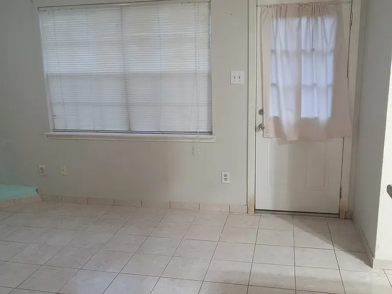 3834 Willow Spring Ln — Photo 17