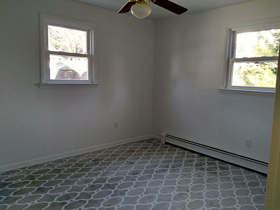 Bedroom 11x 11 with large closet 