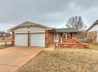 304 S Silver Dr, Mustang, OK 73064