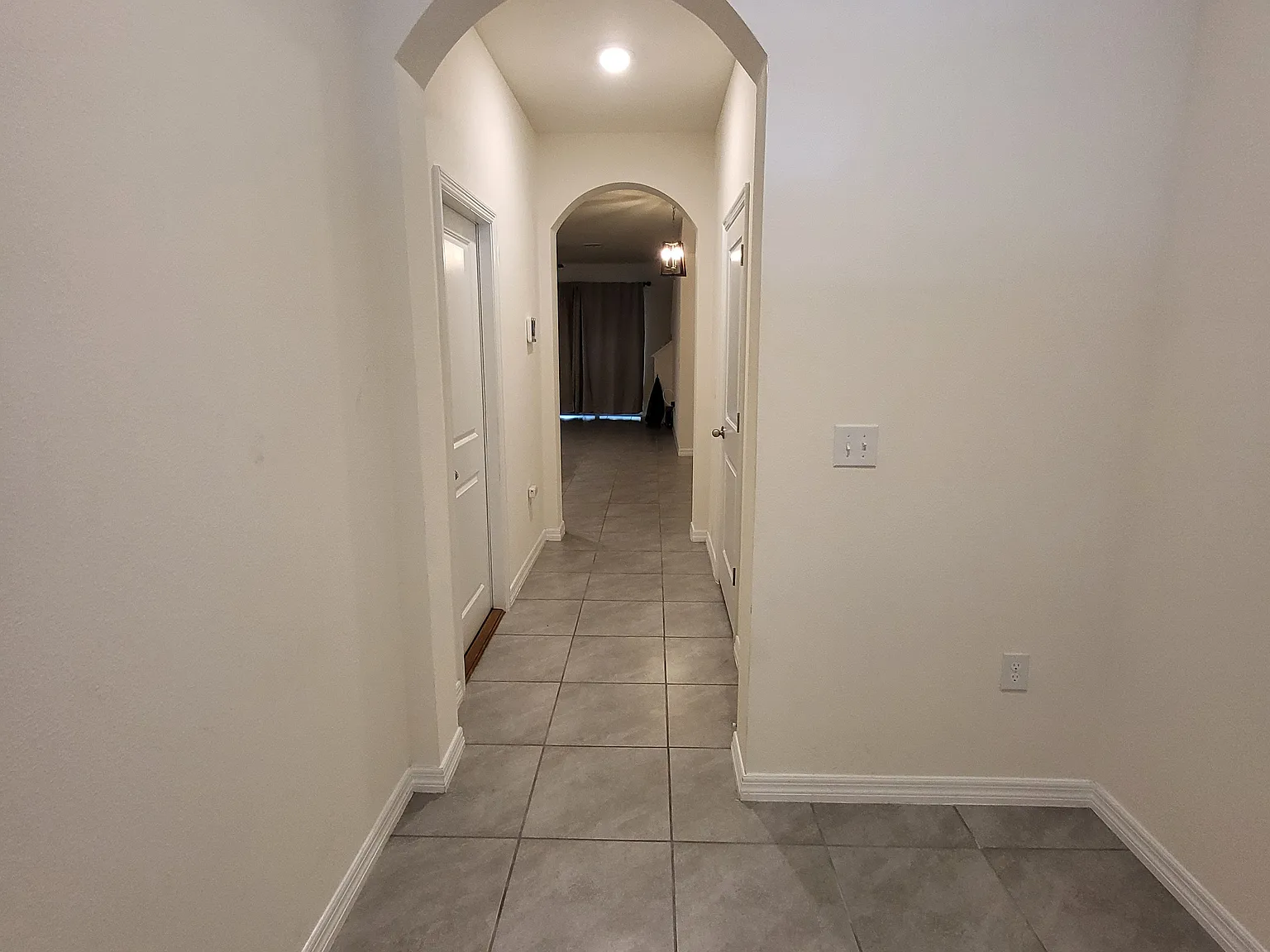 3 bed, 2.5 bath, 1673 sqft, $2,285 — Photo 2