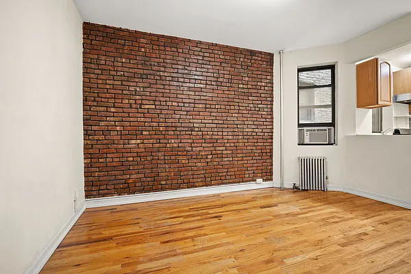 Rented by Cooper & Cooper Real Estate | media 6