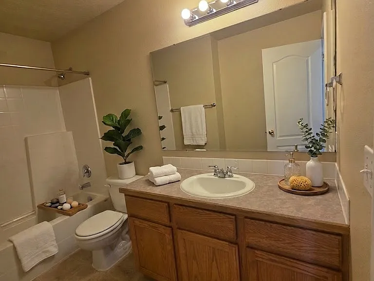 10638 Gossamer St — Photo 6