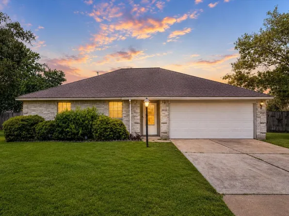 2035 Woodhue Dr, Spring, TX 77386