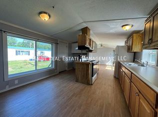 16 Park Dr, Canaan, ME 04924