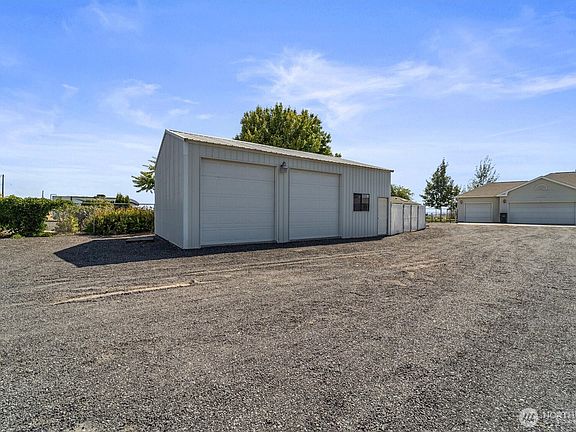 2nd image of 4724 NE Airway Drive