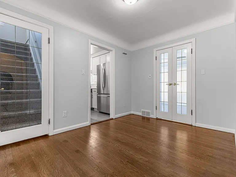 21311 Outer Dr — Photo 4