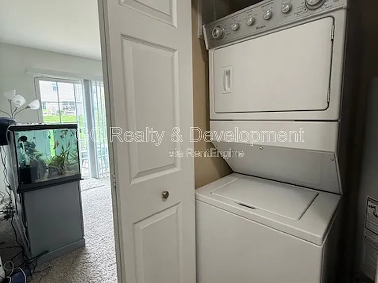 1064 Turin Dr — Photo 16