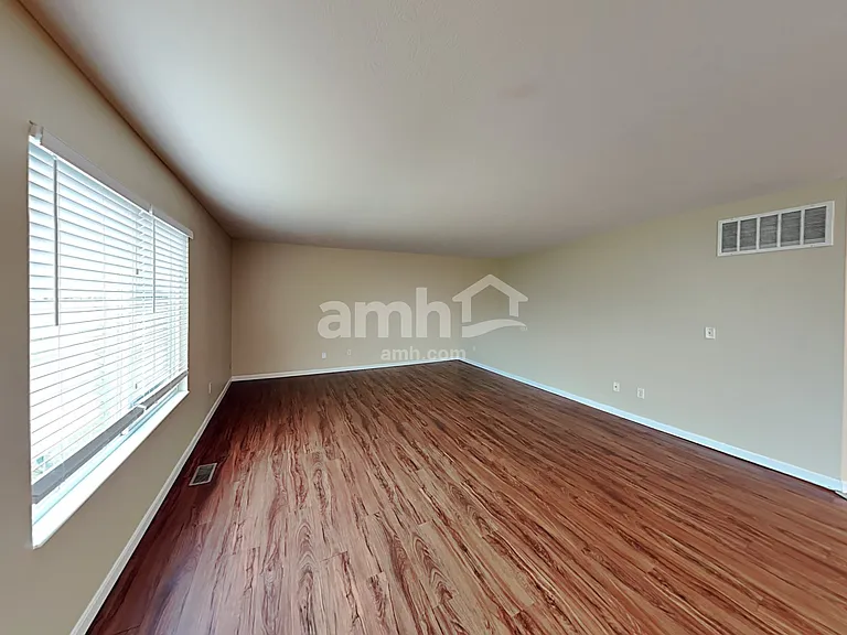 1231 Candora St — Photo 6