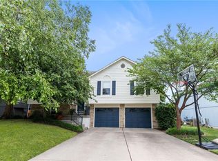 1803 Brent Ln, Greenwood, MO 64034