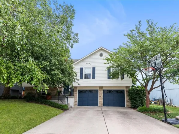 1803 Brent Ln, Greenwood, MO 64034