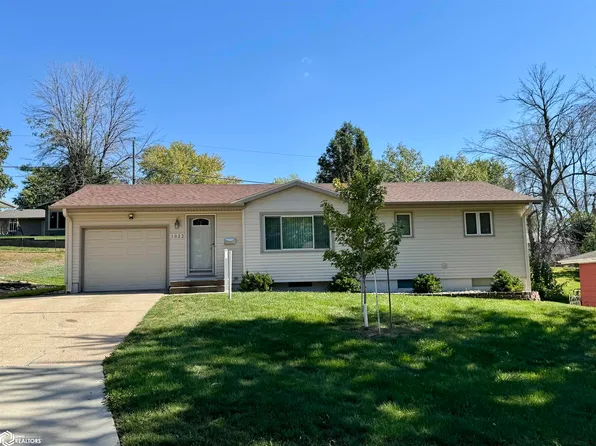 1022 Skyline Dr, Carroll, IA 51401