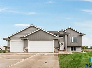 105 S Prairie Cir, Tea, SD 57064