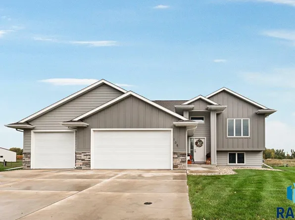 105 S Prairie Cir, Tea, SD 57064