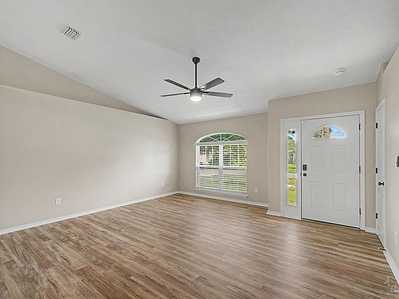 4th image of 4360 Marilyn Ct